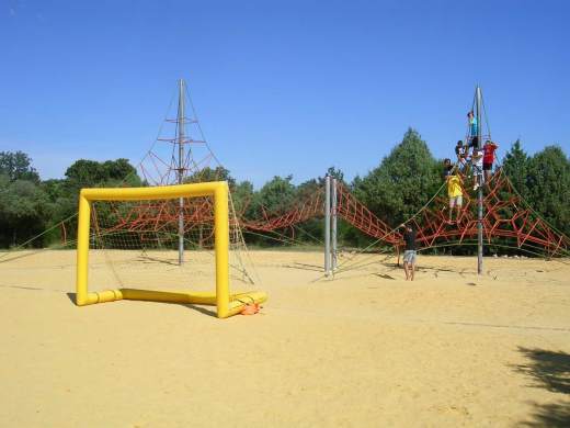 Terrain de ludo beach en configuration football